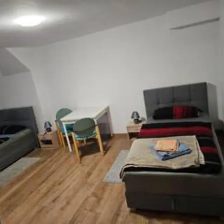 Schöne Vollausgestattete Monteurs- Gästewohnung In Der Gartenstadt Und Nähe Geiseltalsee Für 4 Personen 2407 Apartment Leuna