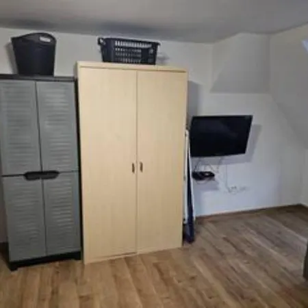 Schoene Vollausgestattete Monteurs- Gaestewohnung In Der Gartenstadt Und Naehe Geiseltalsee 2407