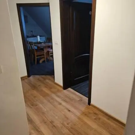 Schoene Vollausgestattete Monteurs- Gaestewohnung In Der Gartenstadt Und Naehe Geiseltalsee 2407 * Leuna