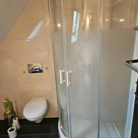 Schoene Vollausgestattete Monteurs- Gaestewohnung In Der Gartenstadt Und Naehe Geiseltalsee 2407 Apartment *