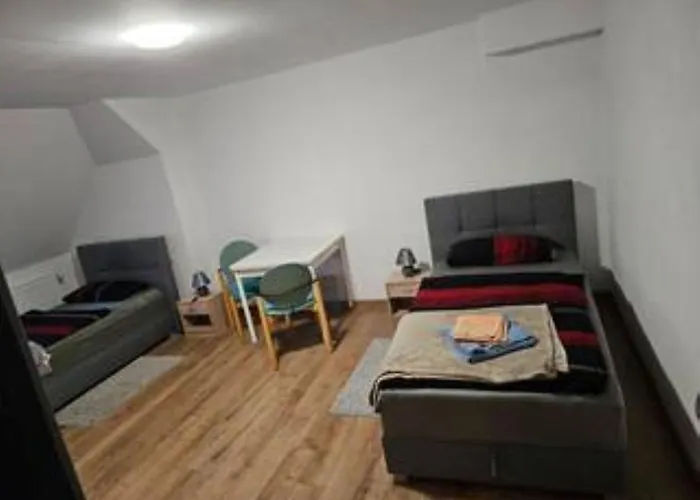 Schoene Vollausgestattete Monteurs- Gaestewohnung In Der Gartenstadt Und Naehe Geiseltalsee 2407 Apartment Leuna