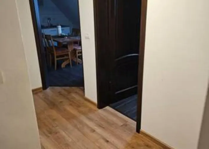 Schöne Vollausgestattete Monteurs- Gästewohnung In Der Gartenstadt Und Nähe Geiseltalsee Für 4 Personen 2407 * Leuna