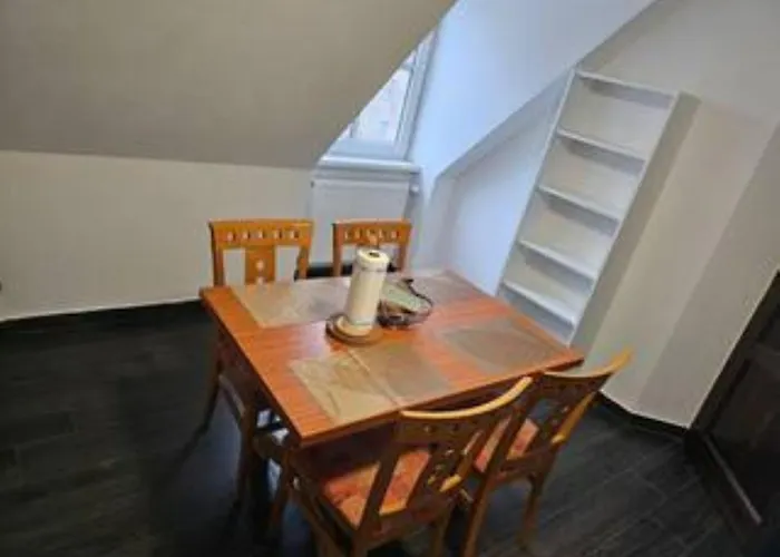 Schoene Vollausgestattete Monteurs- Gaestewohnung In Der Gartenstadt Und Naehe Geiseltalsee 2407 * Leuna